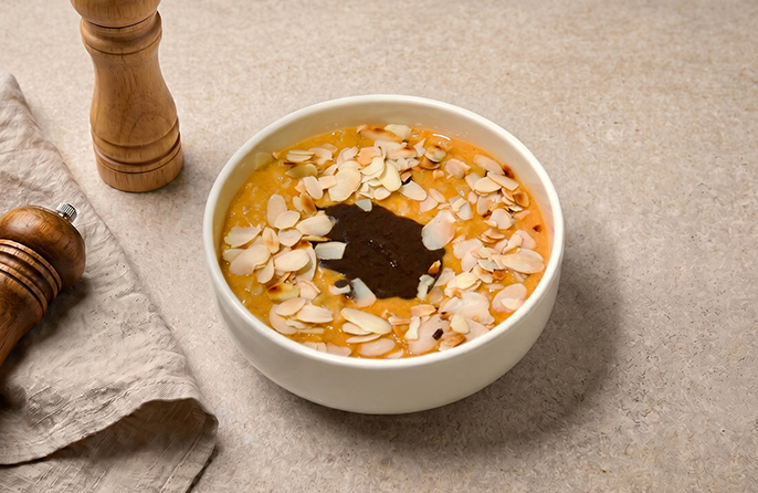 Овсяная каша с курагой и урбечем